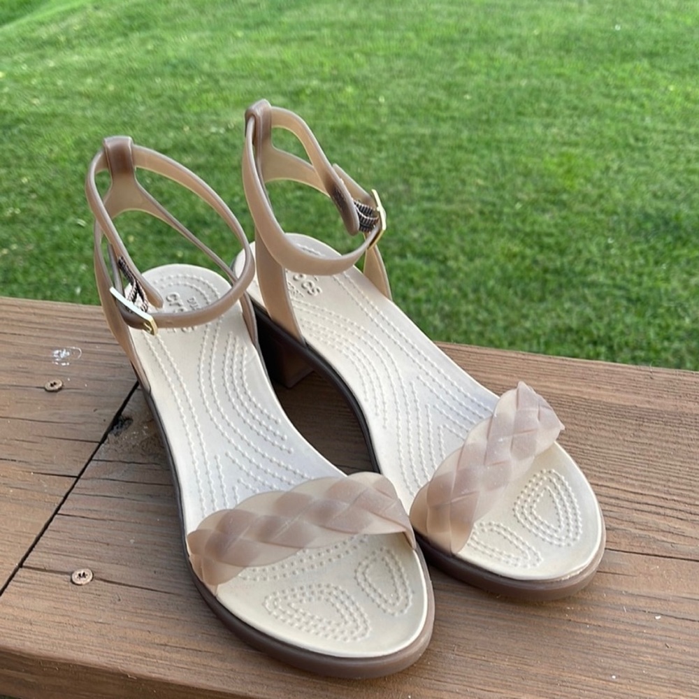 Crocs Isabella Dual Comfort Ankle Strap Heeled Sandals 8